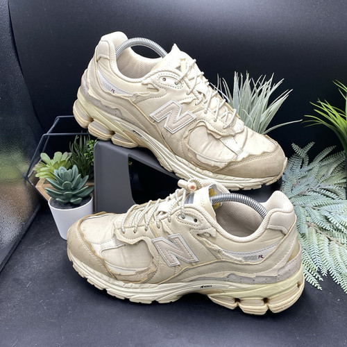 New balance 2002r beige - new,